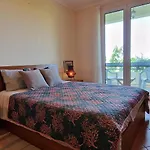Sunny Arco Retreat 公寓 *