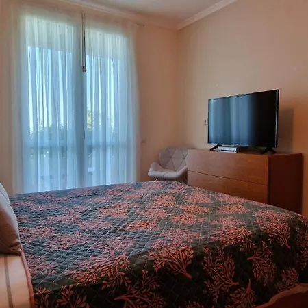 아파트 Sunny Arco Retreat *